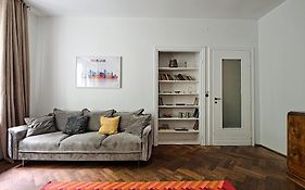 Urbannest - Wilcza 69
